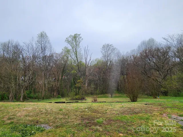 $295,000 | 406 South Caldwell Avenue, Newton, NC 28658