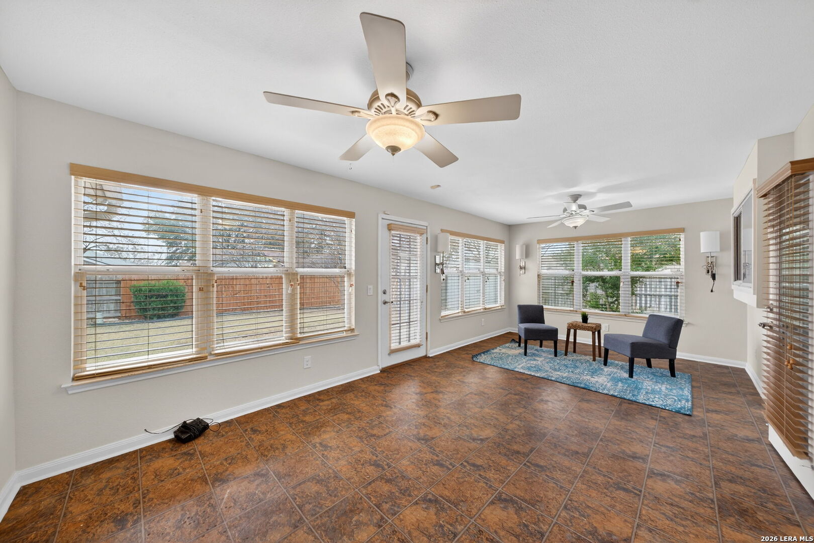 121 Fort Wayne Universal City, TX 78148 - Photo 29 of 34 a living room with furniture and large windows