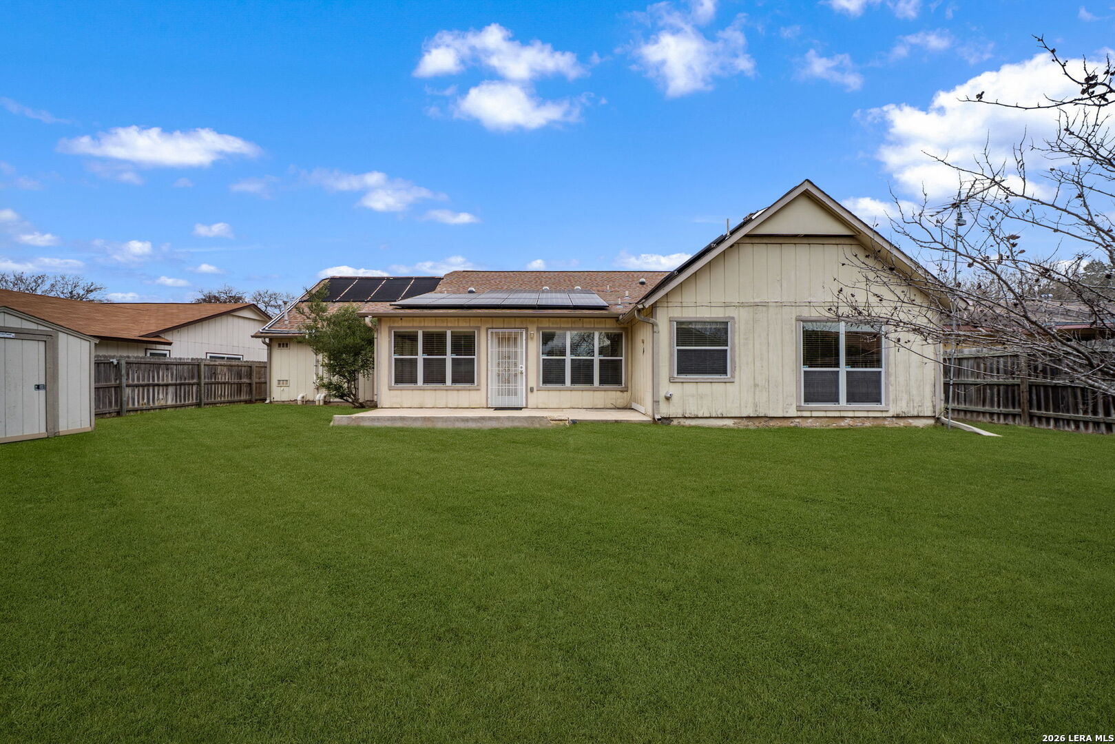 121 Fort Wayne Universal City, TX 78148 - Photo 32 of 34 a view of a house with a backyard