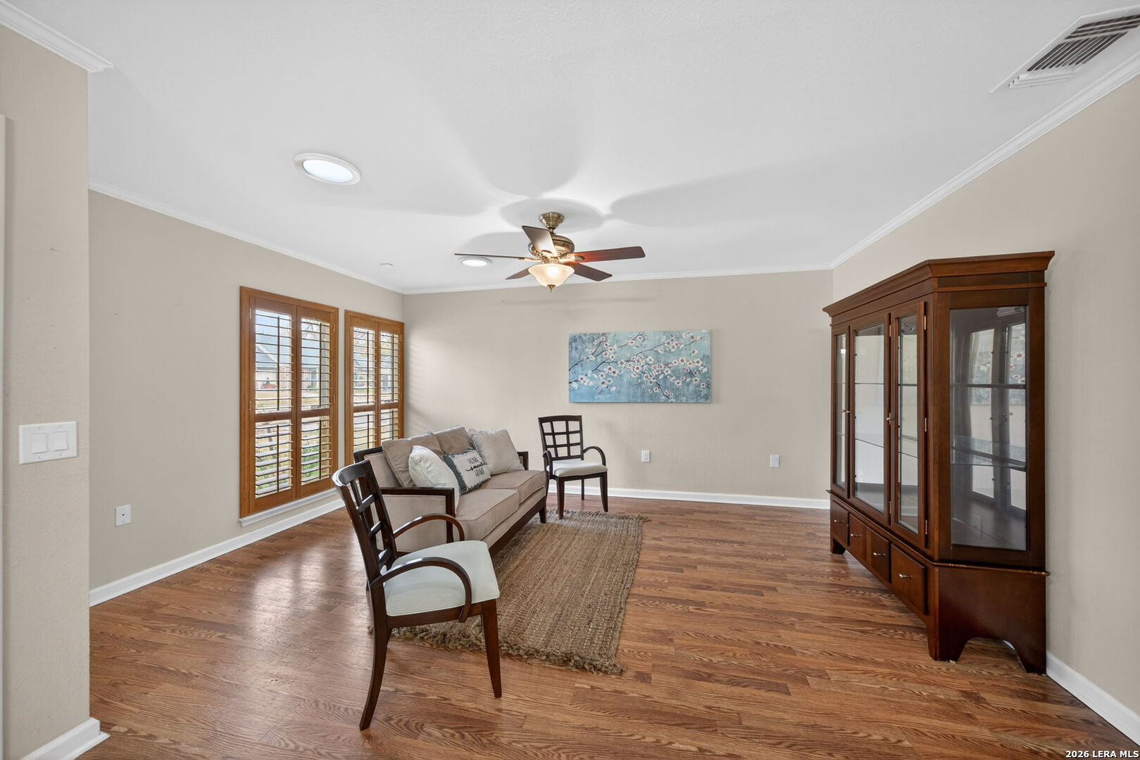 121 Fort Wayne Universal City, TX 78148 - Photo 5 of 34 a living room with furniture and wooden floor