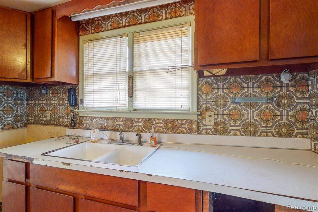9478 Linden Road Swartz Creek, MI 48473 - Photo 24 of 29