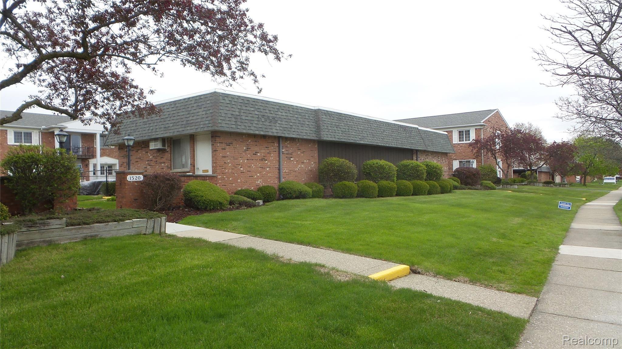 1516 Normandy Road, Unit 201 Royal Oak, MI 48073 - Photo 3 of 22 Club House
