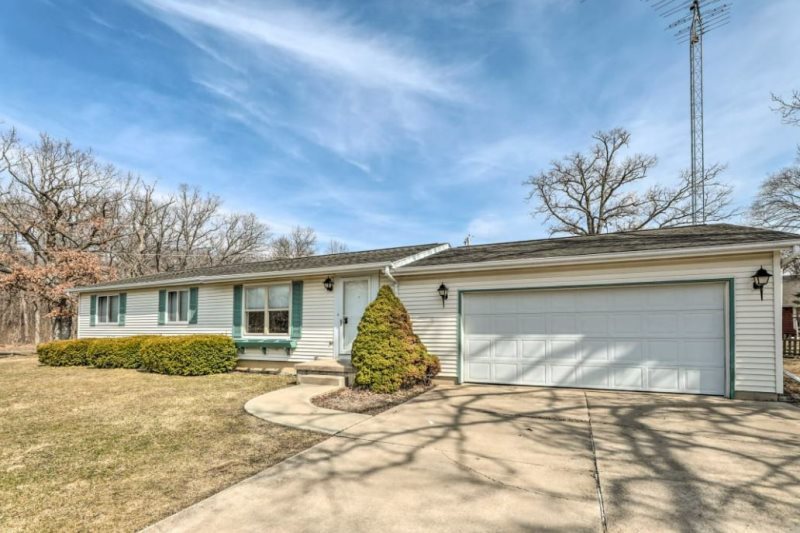 2598 East 1069th Road Oglesby, IL 61348 - Photo 1 of 22