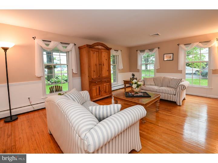 818 Roelofs Road Yardley, PA 19067 - Photo 10 of 25 Gallery Image 10
