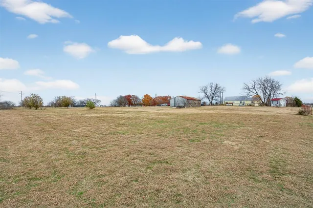 $479,900 | 2074 Farm To Market Road 922, Valley View, TX 76272