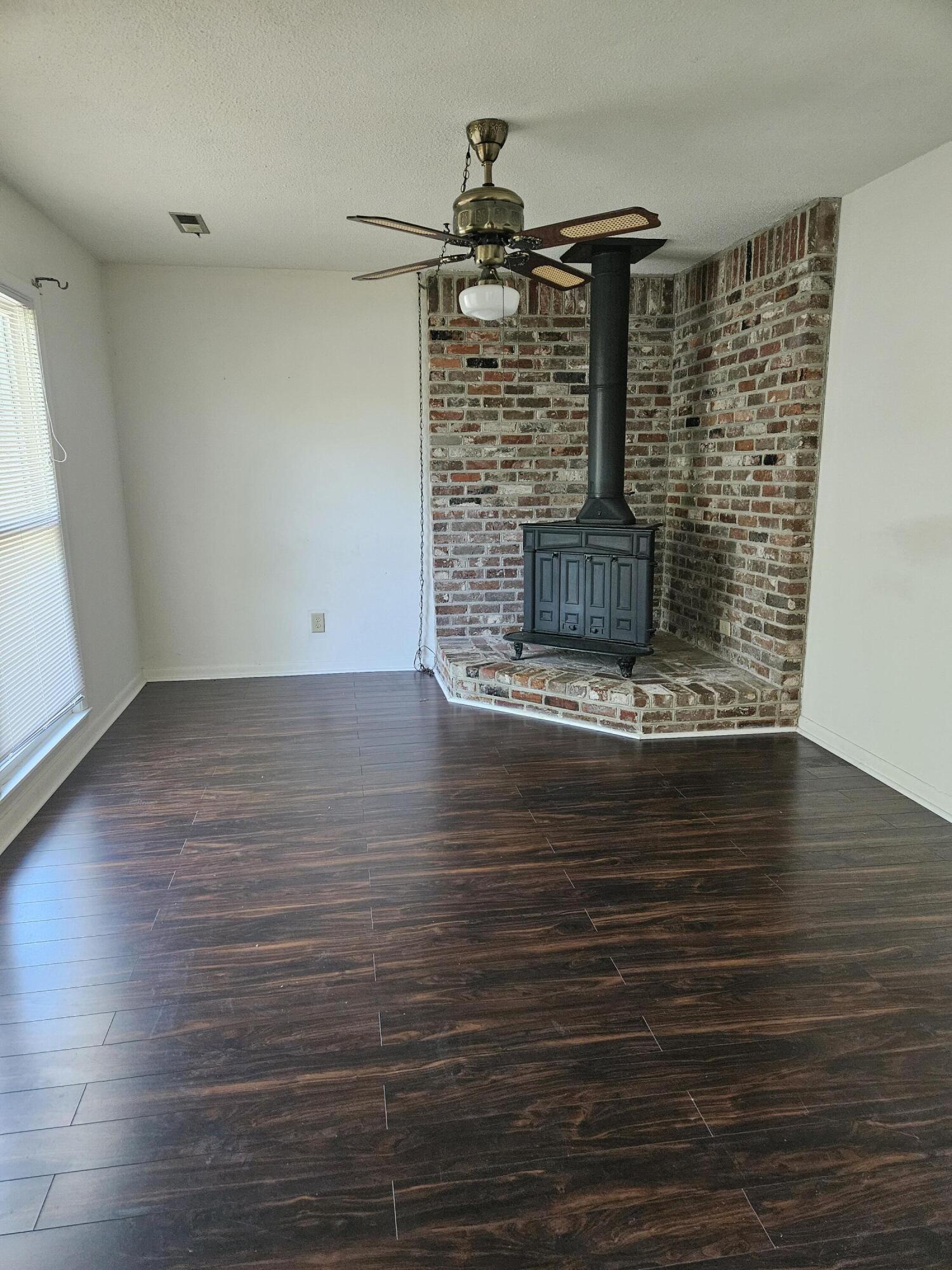 32 Raritan Road Goose Creek, SC 29445 - Photo 5 of 23 20240609_154813
