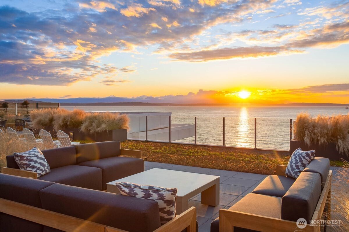 1250 Alki Avenue Southwest, Unit 3C Seattle, WA 98116 - Photo 23 of 31 a view of a terrace with couches and sky view