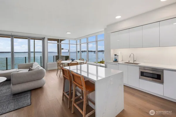 $1,375,000 | 1250 Alki Avenue Southwest, Unit 3C, Seattle, WA 98116