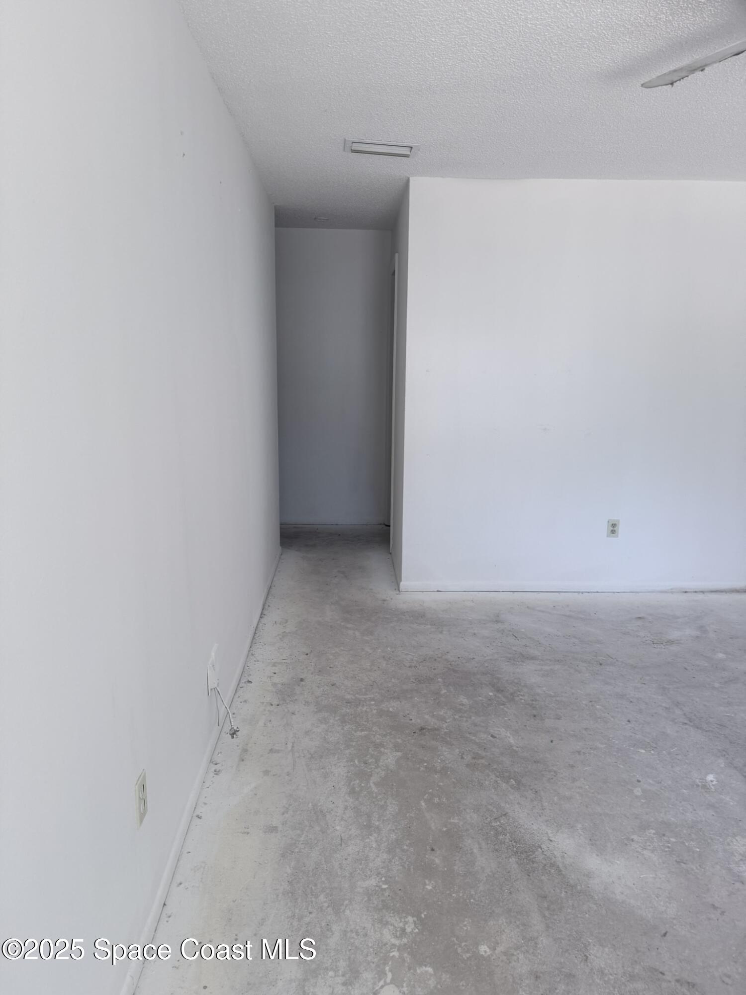 2765 Locksley Road Melbourne, FL 32935 - Photo 7 of 14 IMG_1947