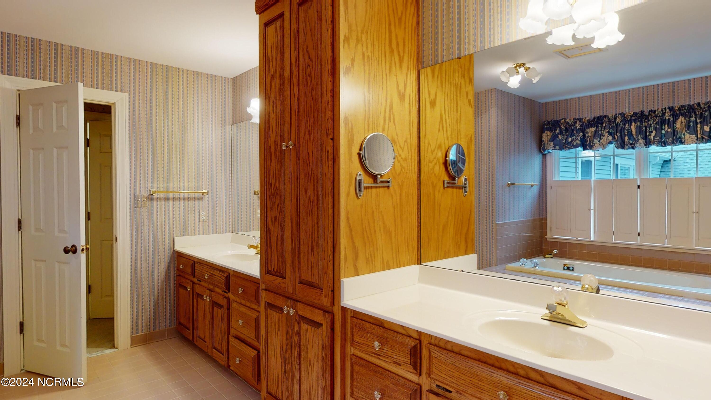 25 Red Fox Run Pinehurst, NC 28374 - Photo 54 of 81 Dual Vanities