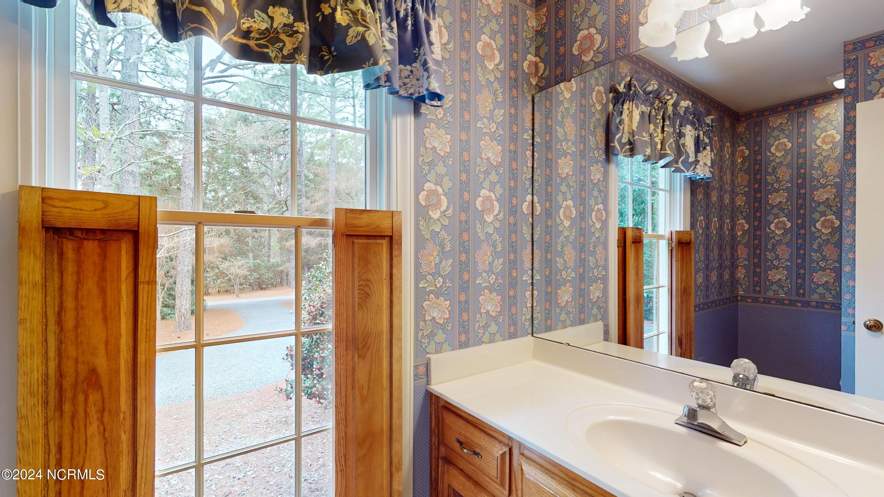 25 Red Fox Run Pinehurst, NC 28374 - Photo 58 of 81 Front Hall Powder rm