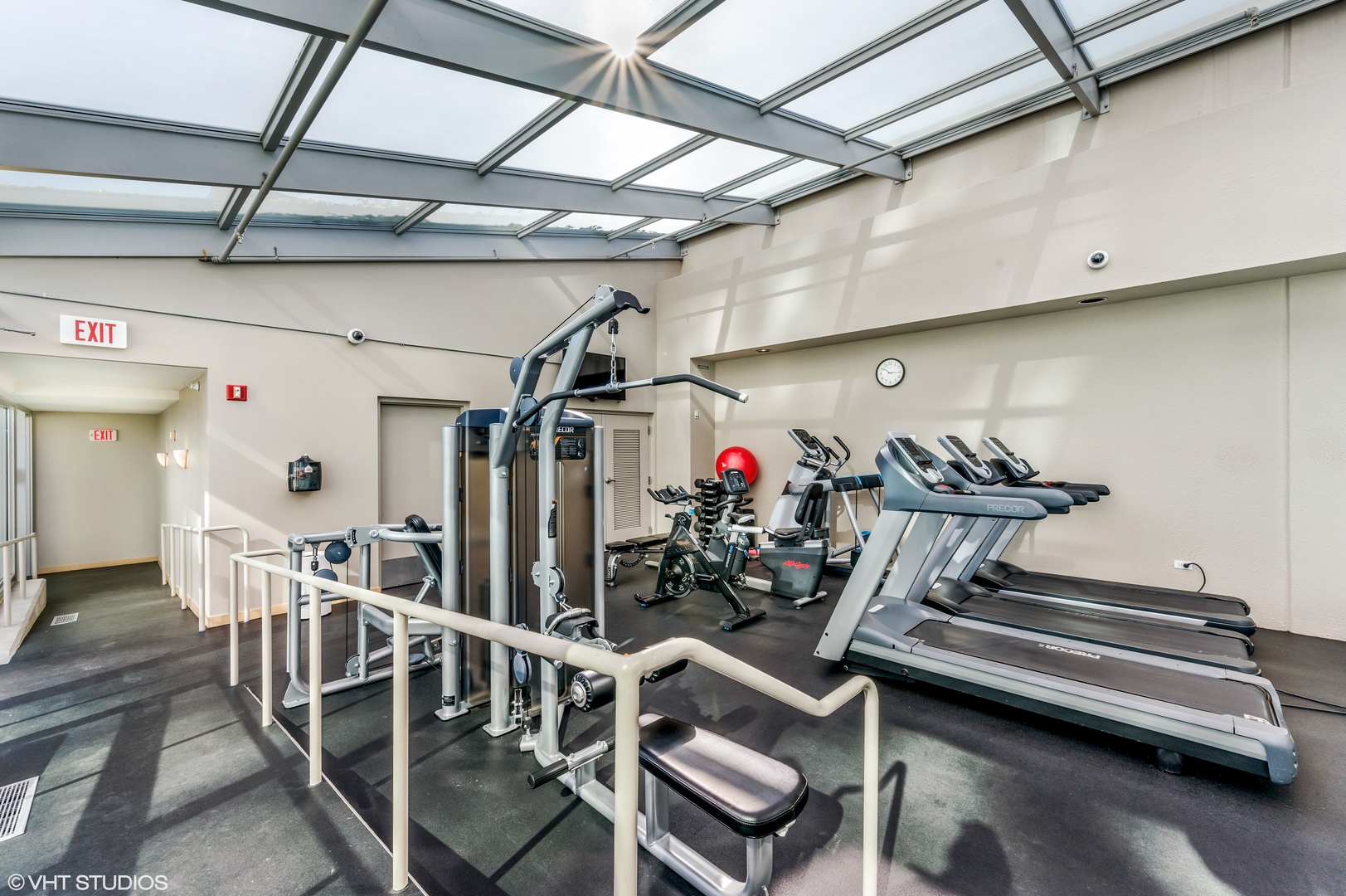 1720 Maple Avenue, Unit 406 Evanston, IL 60201 - Photo 12 of 13 a view of a room with gym equipment