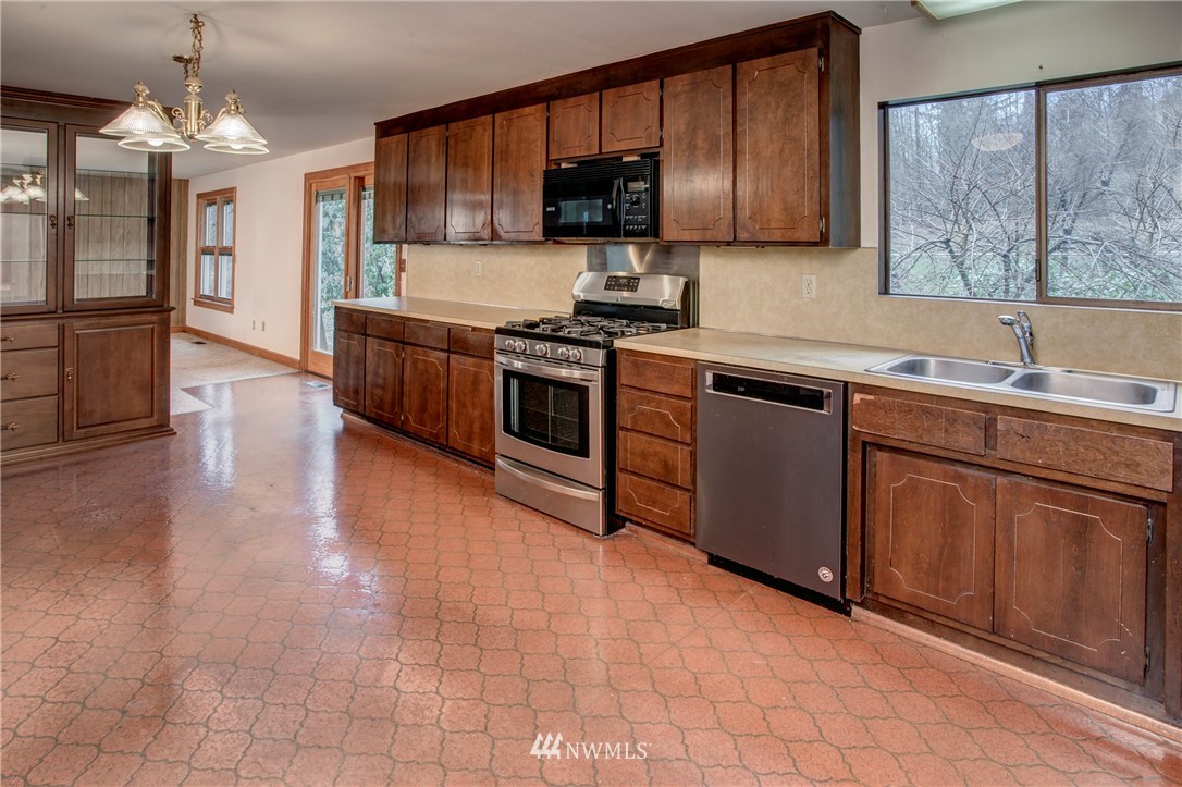 30504 Northeast Big Rock Road Duvall, WA 98019 - Photo 5 of 23 Gallery Image 5