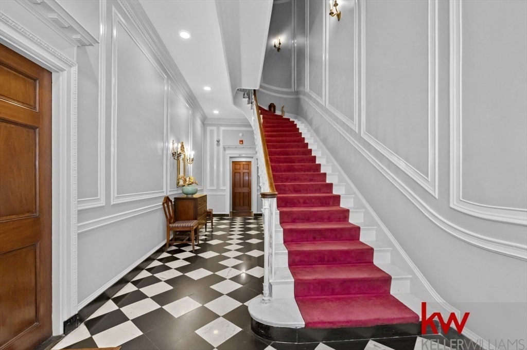 51 Beacon Street, Unit 4 Boston, MA 02108 - Photo 4 of 34