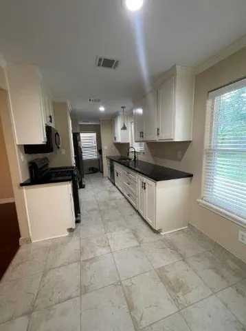 $2,200 | 3519 Rosedale Street, Houston, TX 77004