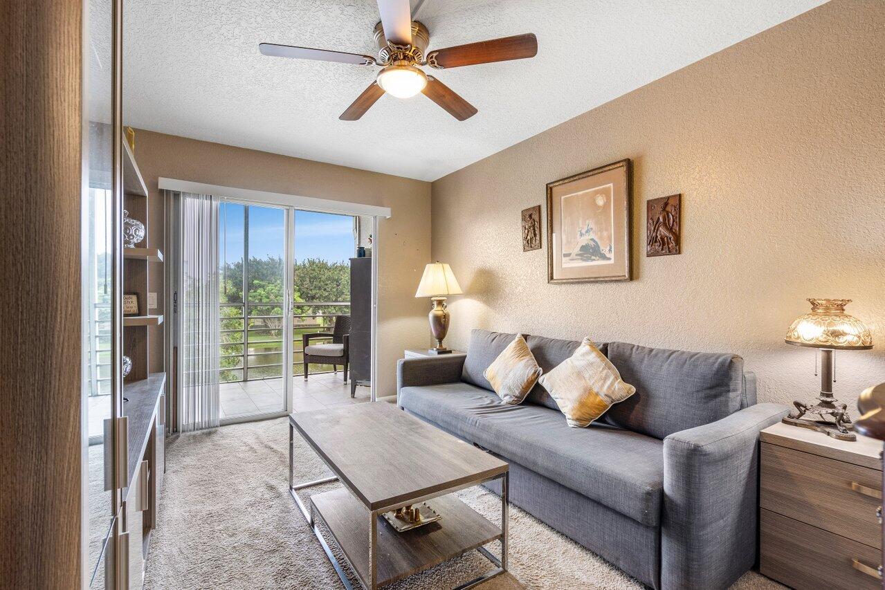 4034 Lincoln B, Unit 4034 Boca Raton, FL 33434 - Photo 17 of 29 2nd Bedroom
