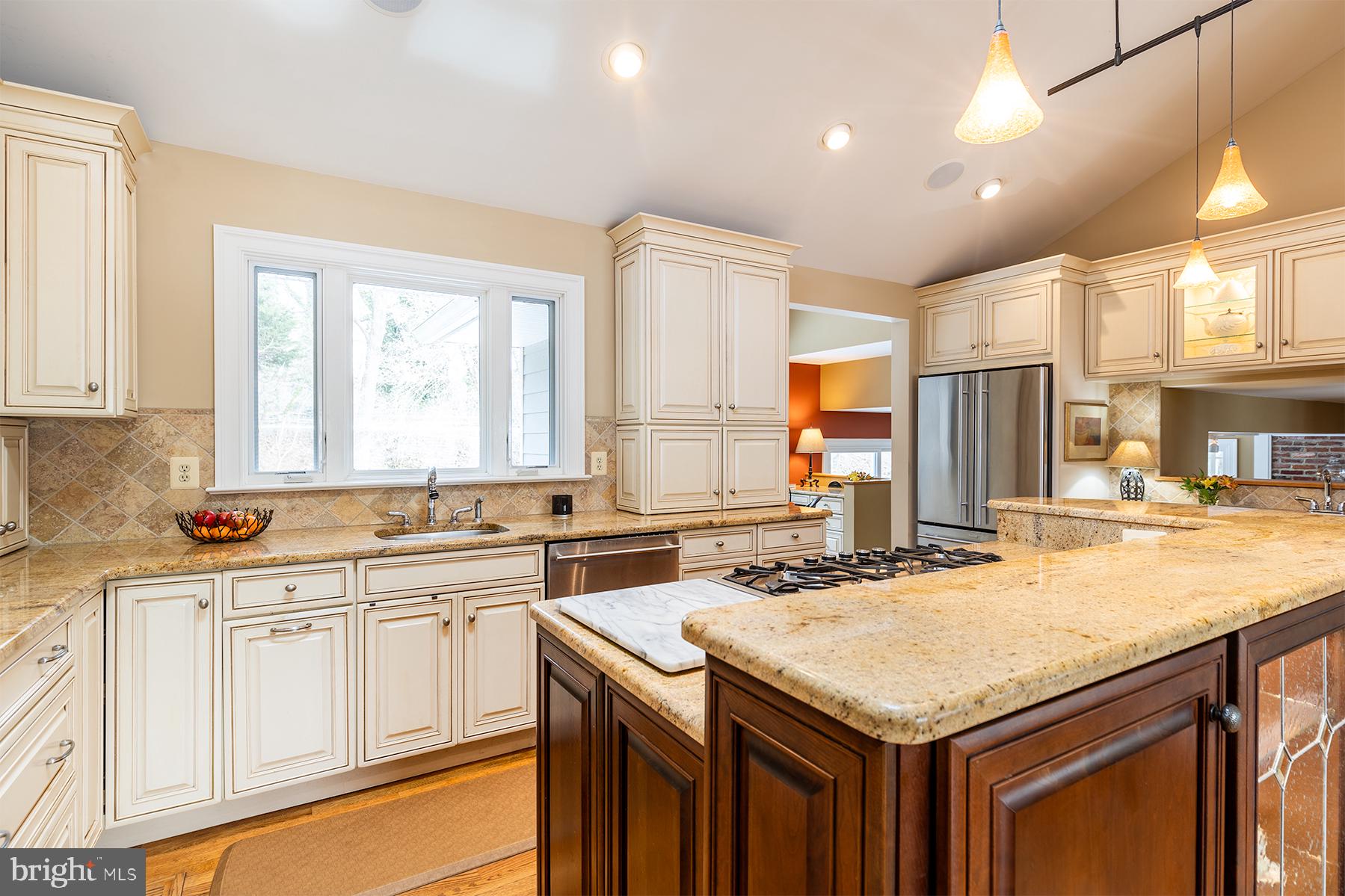 1485 Grandview Road Arnold, MD 21012 - Photo 10 of 50 Kitchen open to breakfast nook