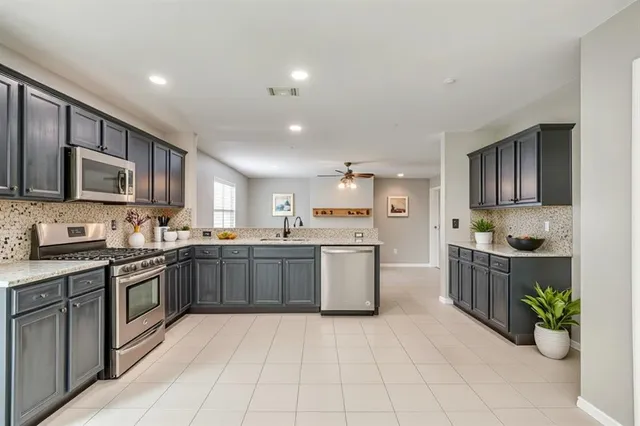 $2,775 | 10633 Lipan Trail, Fort Worth, TX 76108