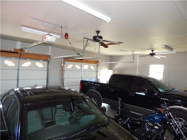 25517 Sweet Springs Road Elkmont, AL 35620 - Photo 11 of 18 a car that is parked in a room