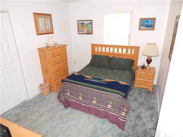25517 Sweet Springs Road Elkmont, AL 35620 - Photo 8 of 18 a room with toys and wooden floor