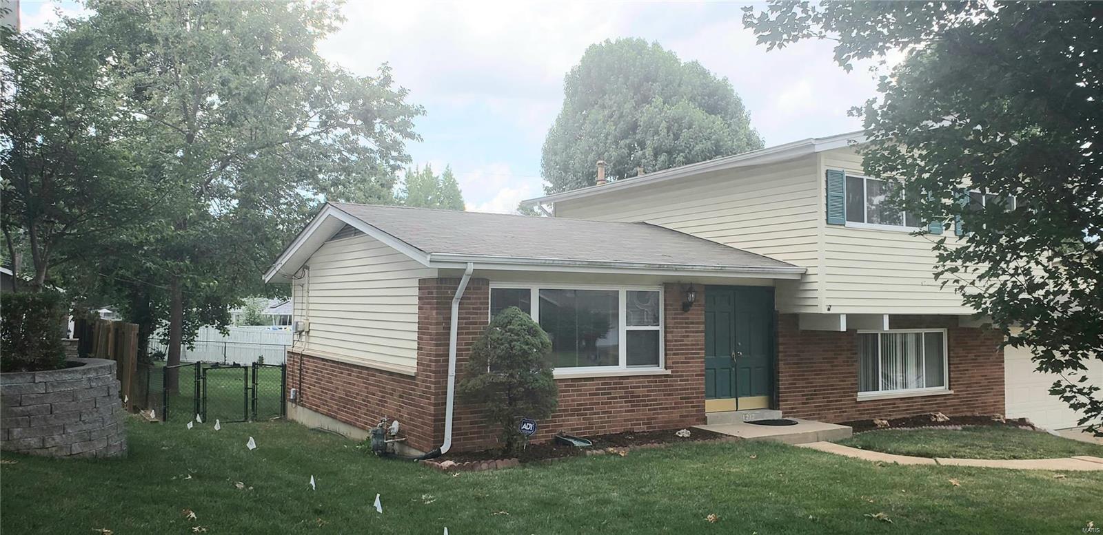 1213 Foxview Terrace Ballwin, MO 63011 - Photo 2 of 16