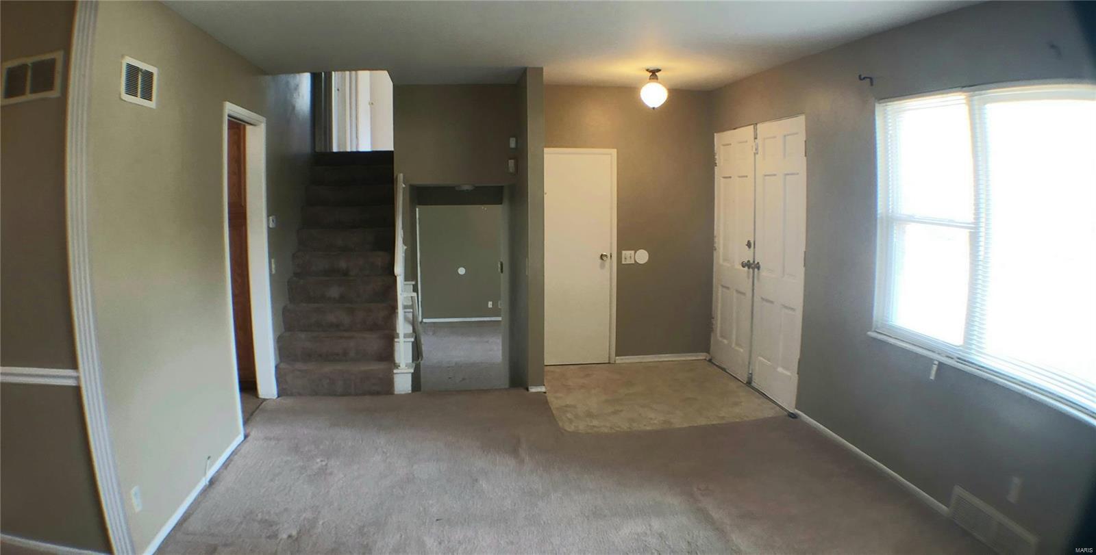 1213 Foxview Terrace Ballwin, MO 63011 - Photo 3 of 16