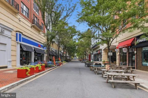 $295,000 | 24 Courthouse Square, Unit 306, Rockville, MD 20850