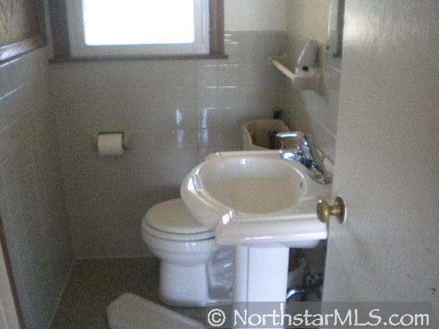 1895 Meadowview Road Bloomington, MN 55425 - Photo 7 of 10
