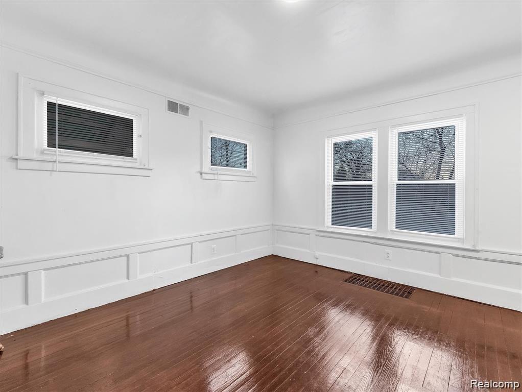 16200 Inverness Street Detroit, MI 48221 - Photo 8 of 32 11-16200-Inverness-St-WindowStill-Real-Estate-Photography-11.jpg