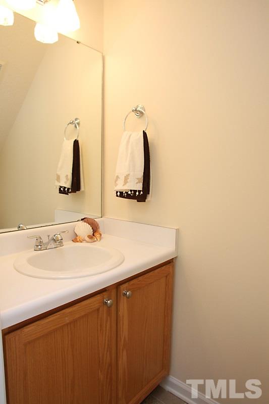 1008 Sheetbend Lane Raleigh, NC 27606 - Photo 12 of 25 Gallery Image 12