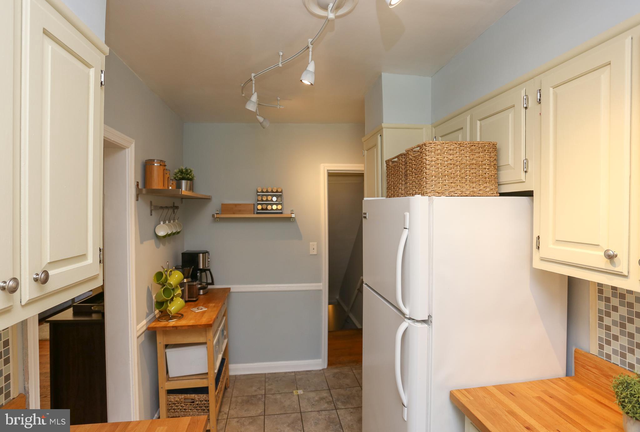 1819 Glen Ridge Road Towson, MD 21286 - Photo 11 of 26 Kitchen