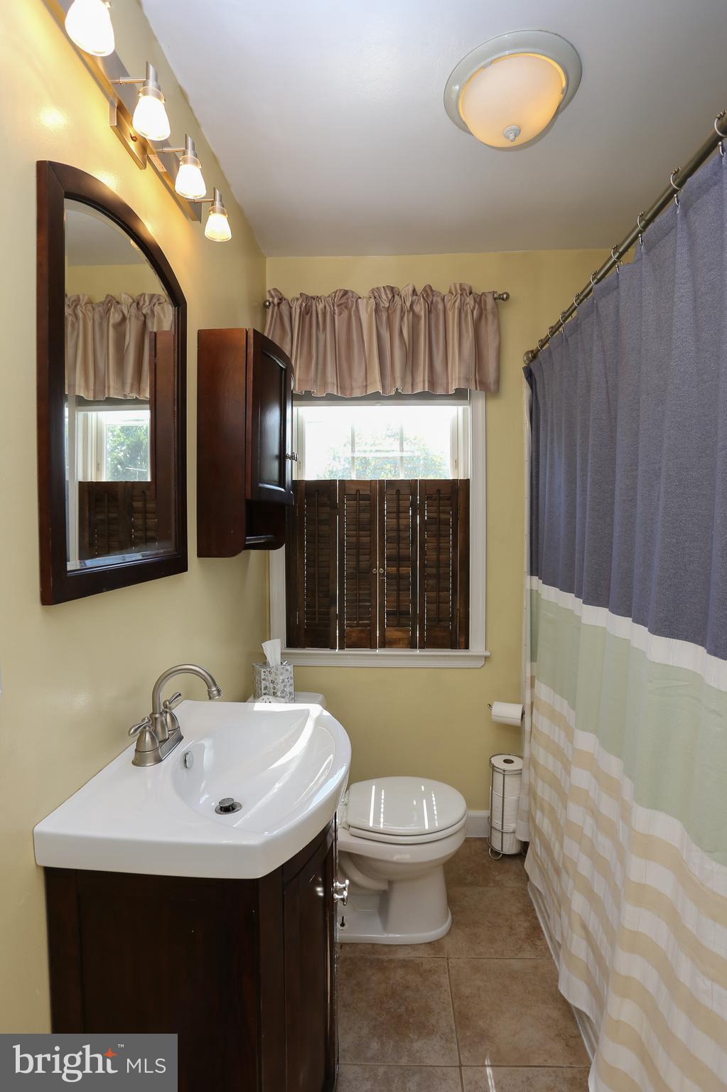 1819 Glen Ridge Road Towson, MD 21286 - Photo 15 of 26 Full Bath