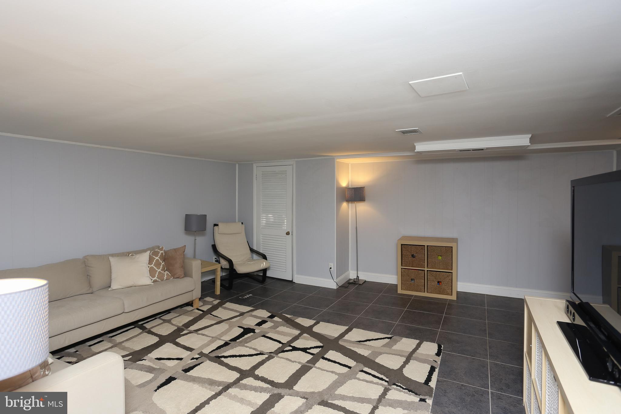 1819 Glen Ridge Road Towson, MD 21286 - Photo 21 of 26 Family Room - Lower Level