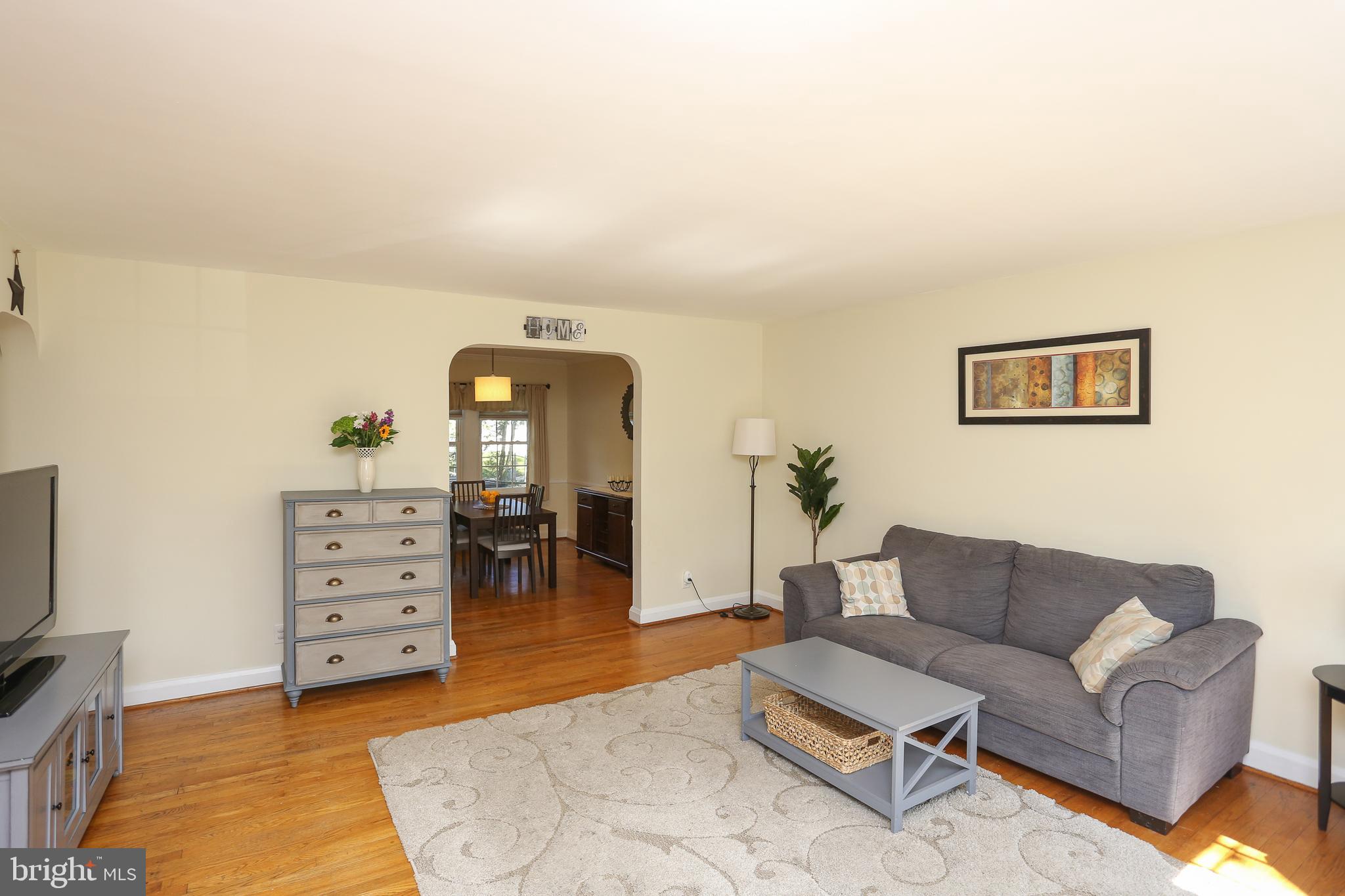 1819 Glen Ridge Road Towson, MD 21286 - Photo 4 of 26 Living Room