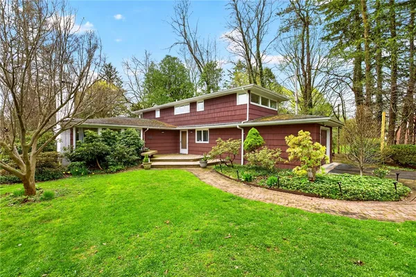 $3,300 | 53 Golfside Parkway, Brighton, NY 14610