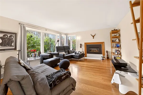 $3,300 | 53 Golfside Parkway, Brighton, NY 14610