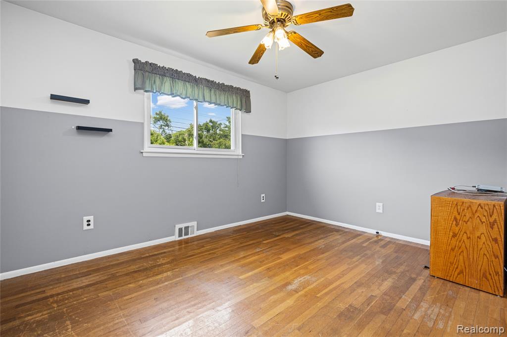14743 Newburgh Road Livonia, MI 48154 - Photo 25 of 48