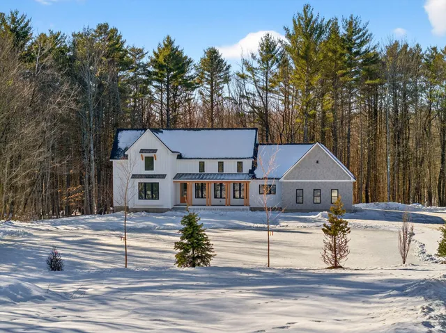 $1,550,000 | 92 Town Farm Road, North Yarmouth, ME 04097