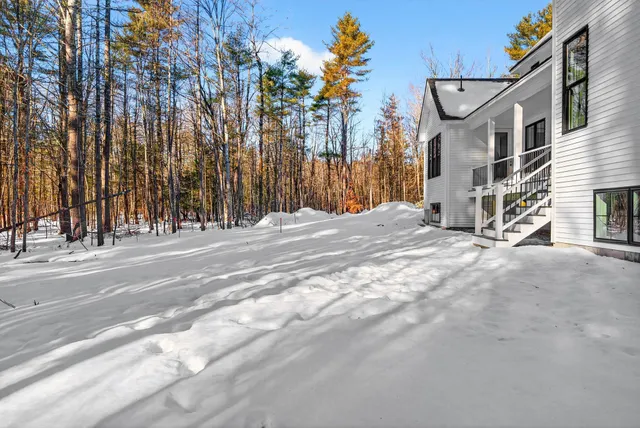 $1,550,000 | 92 Town Farm Road, North Yarmouth, ME 04097