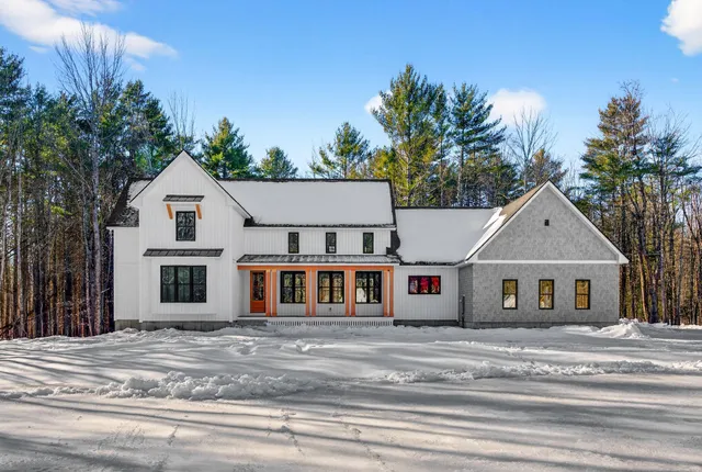 $1,550,000 | 92 Town Farm Road, North Yarmouth, ME 04097