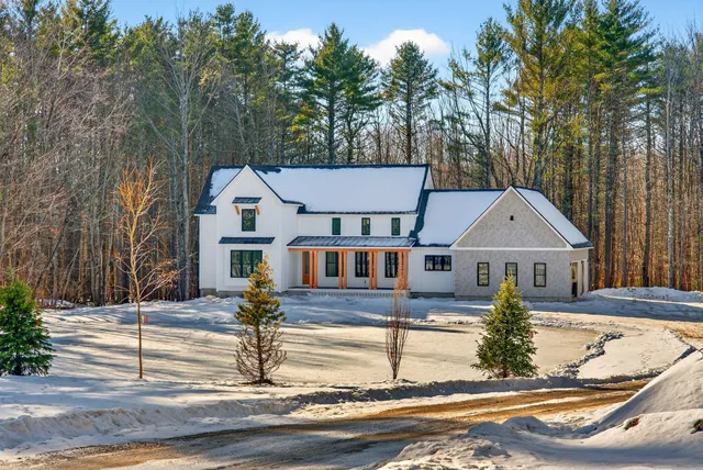 $1,550,000 | 92 Town Farm Road, North Yarmouth, ME 04097