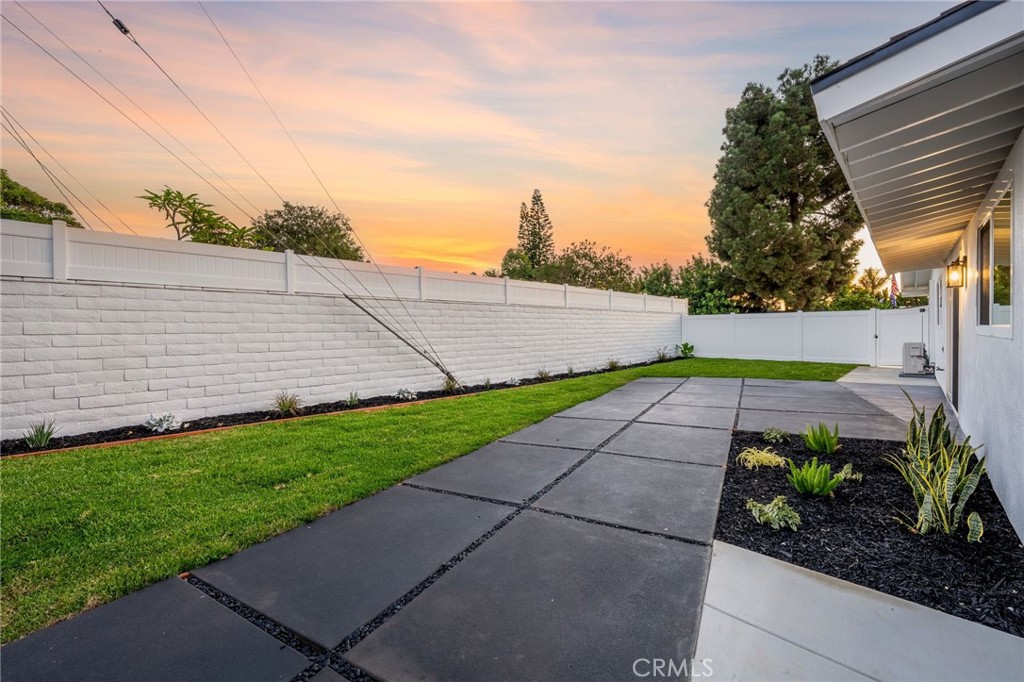 245 Tulane Road Costa Mesa, CA 92626 - Photo 8 of 60 Gallery Image 8