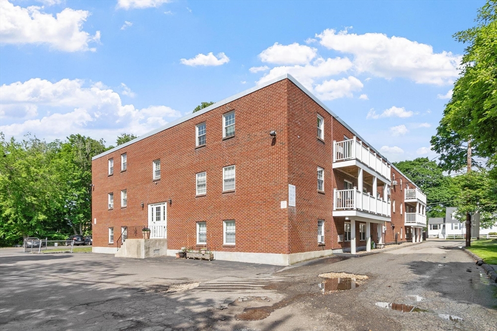 276 Albion Street, Unit 12 Wakefield, MA 01880 - Photo 37 of 38