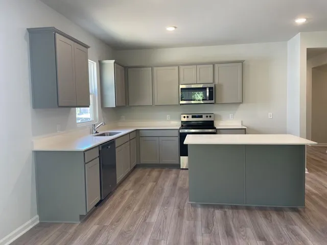 $2,300 | 239 West Bradford Pointe Drive, Summerville, SC 29486