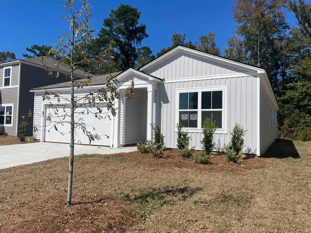 $2,300 | 239 West Bradford Pointe Drive, Summerville, SC 29486