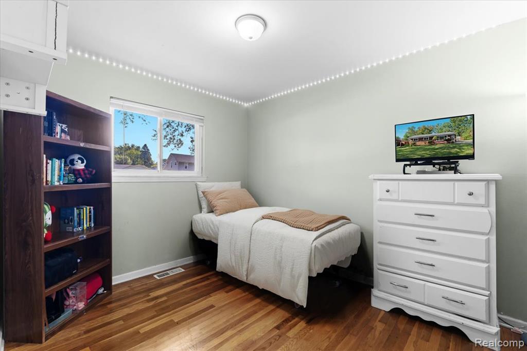 22035 Inkster Road Farmington Hills, MI 48336 - Photo 8 of 17