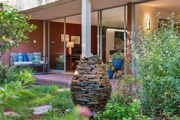 $1,395,000 | 1515 Oxford Street, Unit 1D, Berkeley, CA 94709