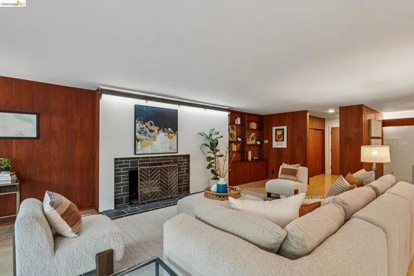 $1,395,000 | 1515 Oxford Street, Unit 1D, Berkeley, CA 94709