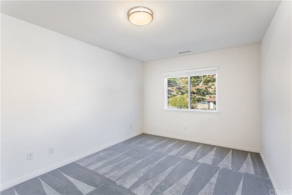 29357 Bacon Lane Highland, CA 92346 - Photo 38 of 74