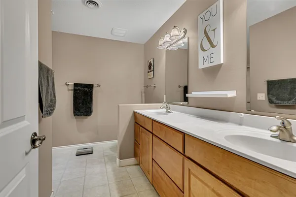 $359,900 | 2531 7th Avenue Southeast, Willmar, MN 56201